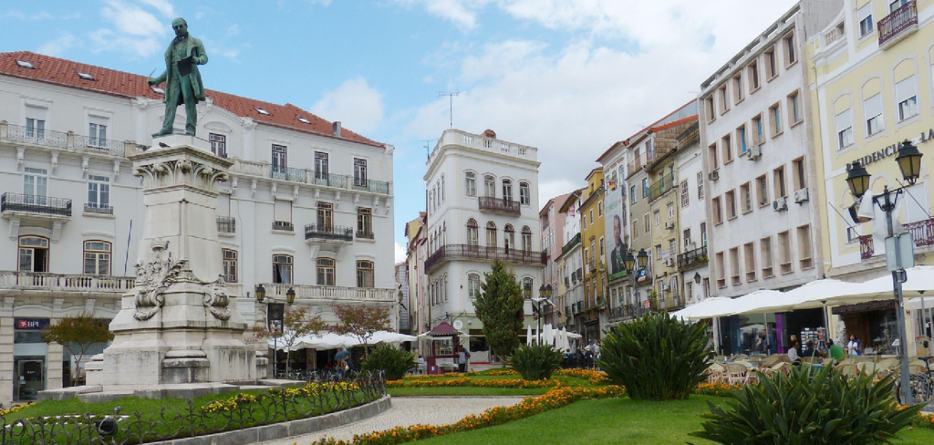 Coimbra ancienne capitale du Portugal expliquée par Hunyvers 