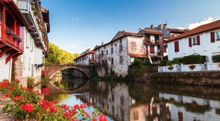 Le Pays-basque en camping-car : Saint Jean pied de port
