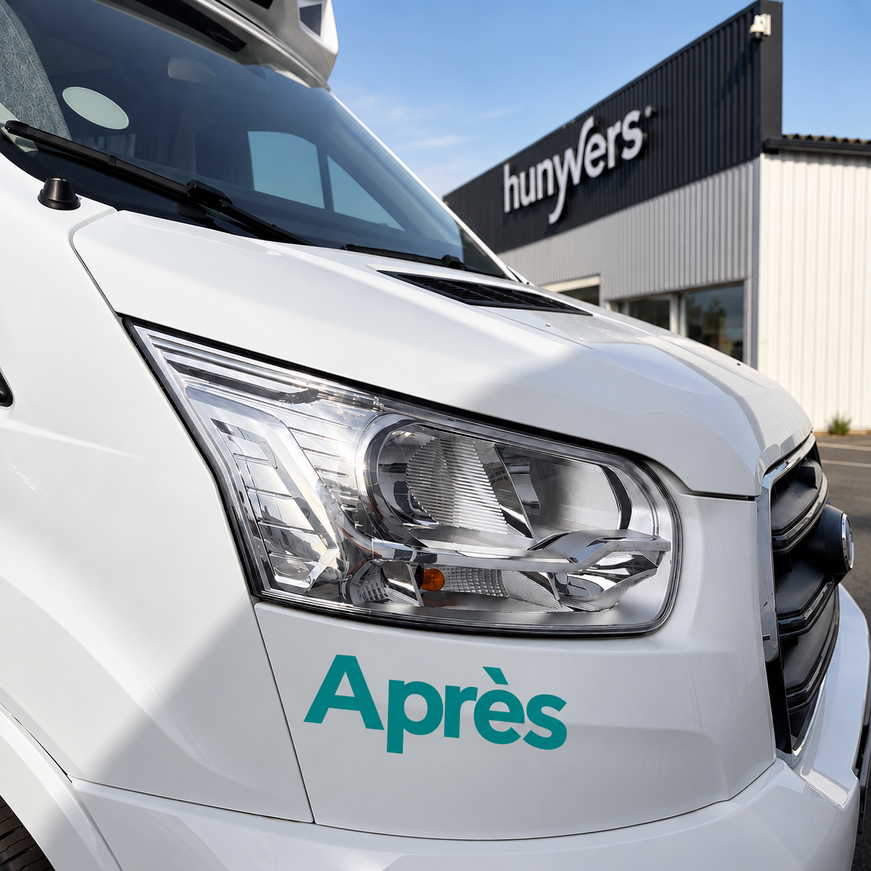 phares de camping-car opaques. Photo Après la rénovation